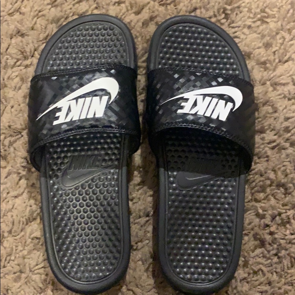 NWOT Nike slides